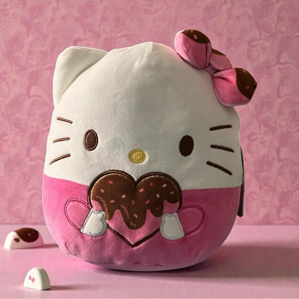 Hello Kitty Chocolate Heart 8” Squishmallow